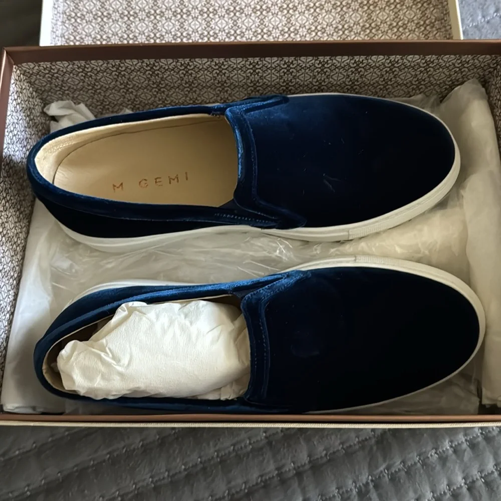 NWT M Gemi Blue velvet sneaker - Picture 2 of 5